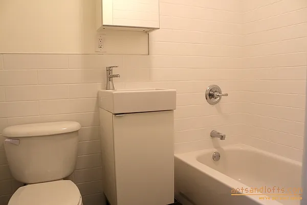 Rented by aptsandlofts.com | media 20