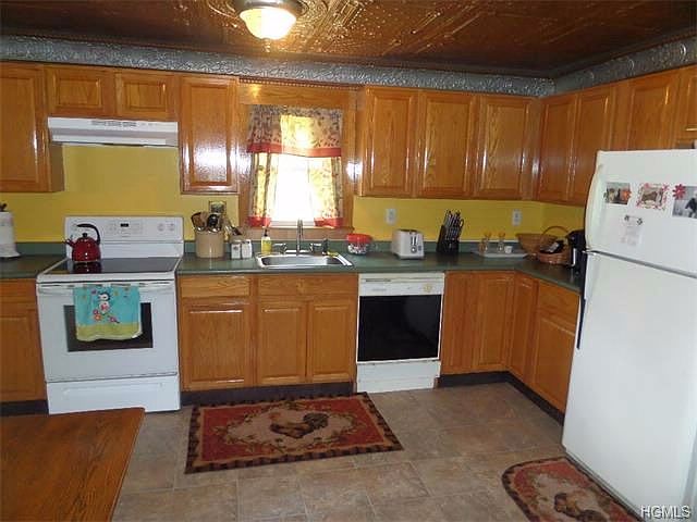 2nd image of 708 Burlingham Rd