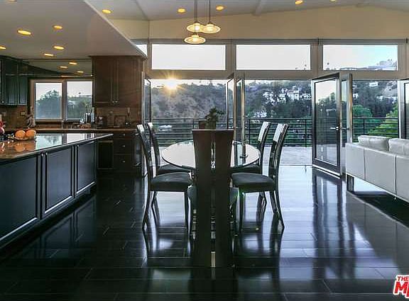 5th image of 9151 Thrasher Ave