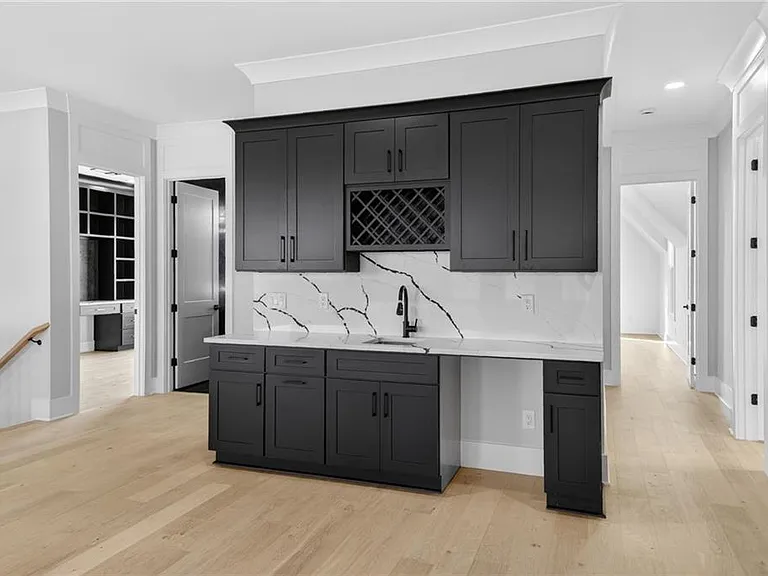 405 Thunder Rd — Photo 37