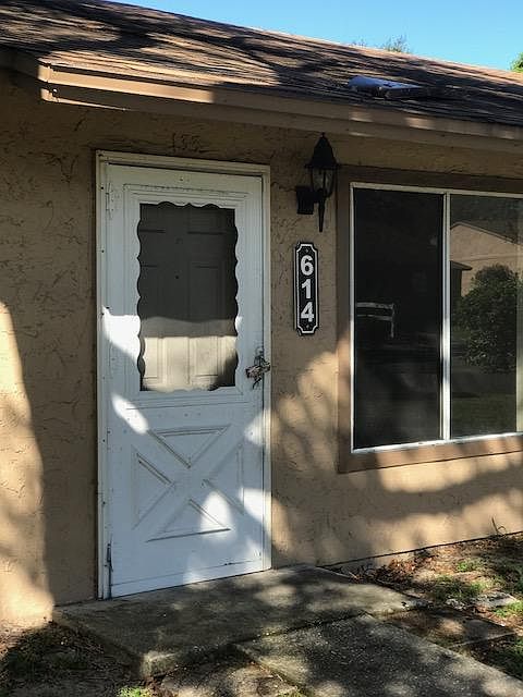 1st image of 614 E Rosewood Ln