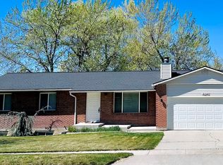 10240 Locksley Rd, Sandy, UT 84092