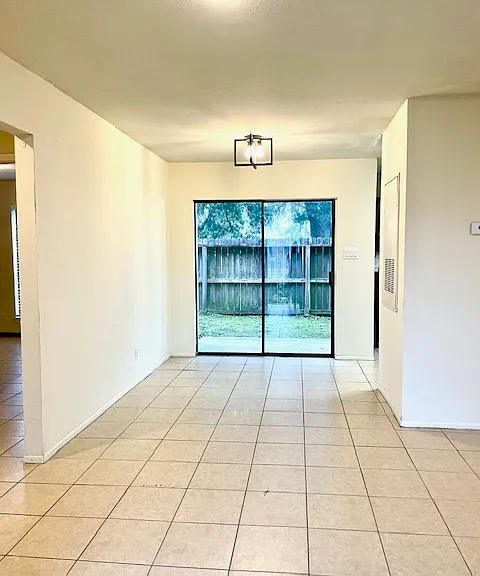 Hunters Glen — Photo 11