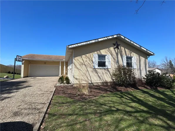 7522 Birch Dr, Fairview, PA 16415