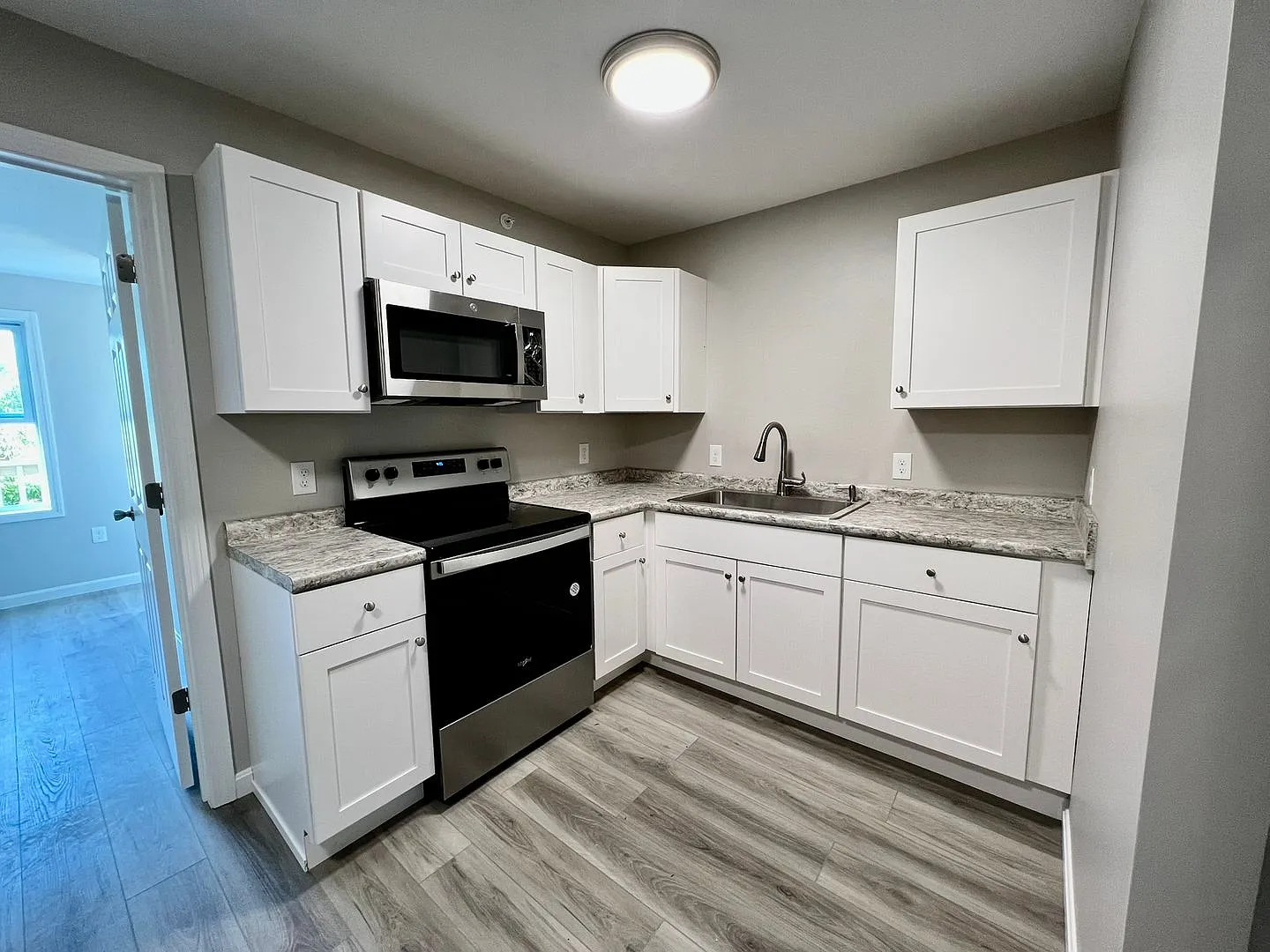 8 Dutton Street — Photo 3