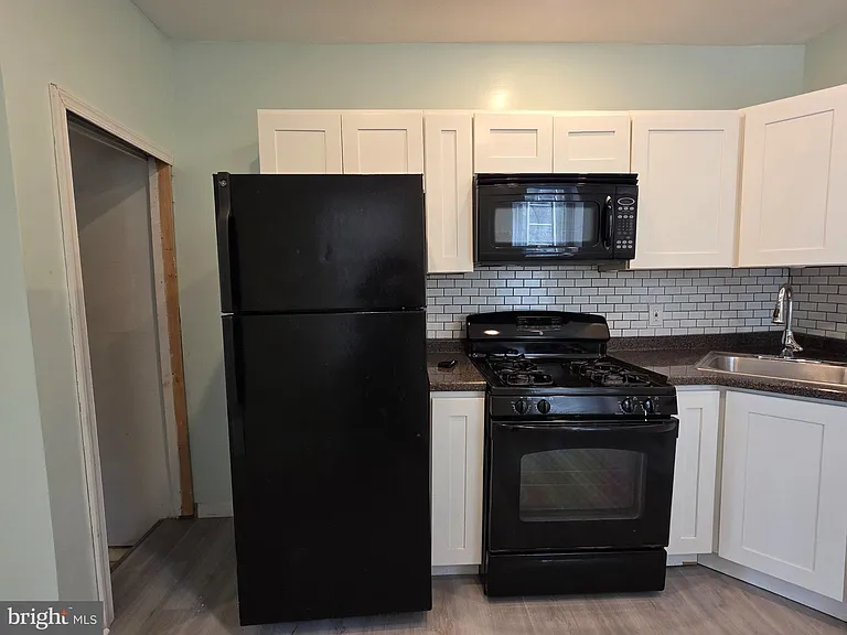1864 N Uber St — Photo 7