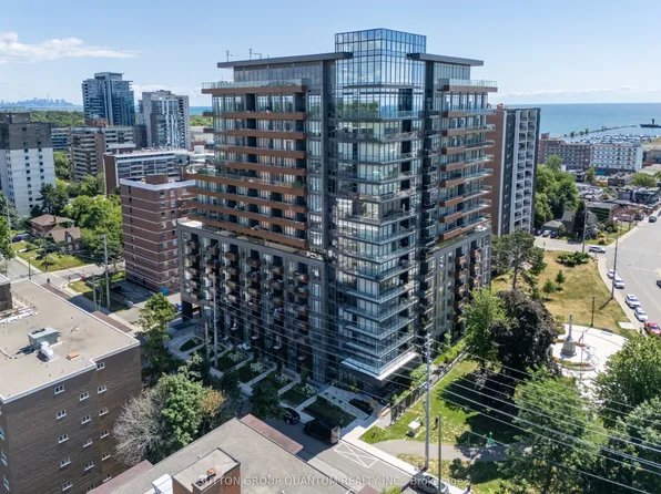 21 Park St E #1009, Mississauga, ON L5G 0C2