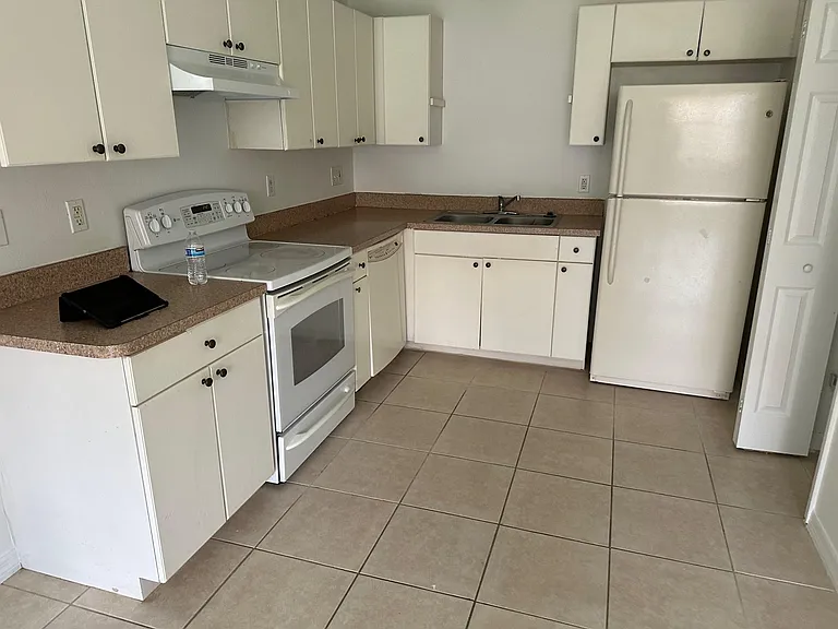 2437 Richard Ave S — Photo 1