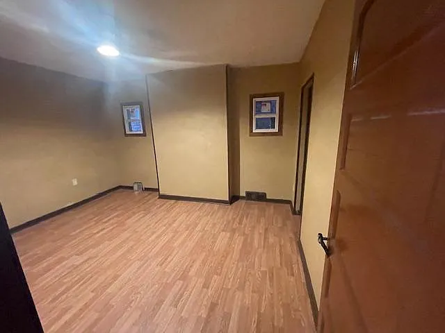 7523 Roslyn St #2 — Photo 5
