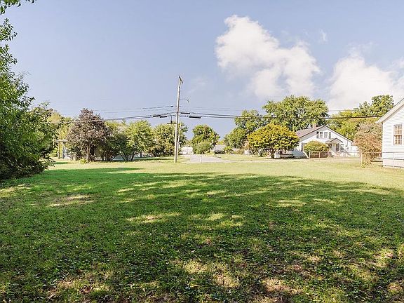 3rd image of 400 Cemetery St