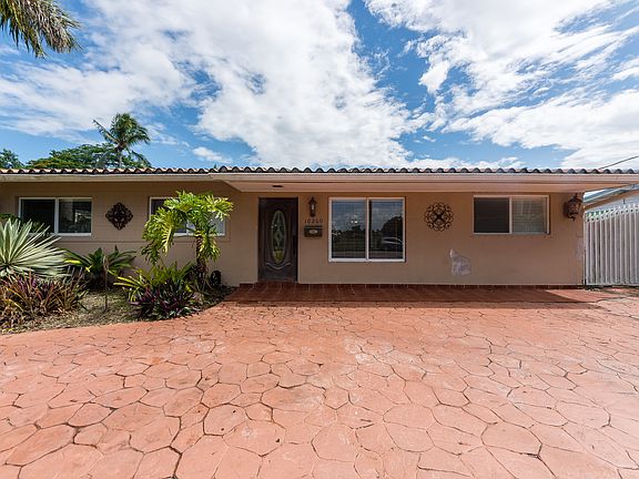 3rd image of 10260 SW 48th St