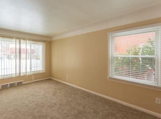 8576 Harding APT A, Center Line, MI 48015