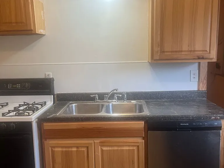 215 Dalepark Dr #4 — Photo 5