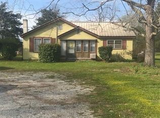 9805 Georgia Rd, Wetumpka, AL 36092