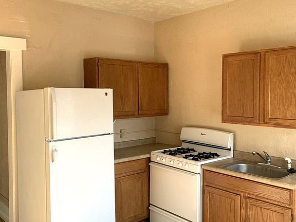 2nd image of 300 S 16th St APT 207