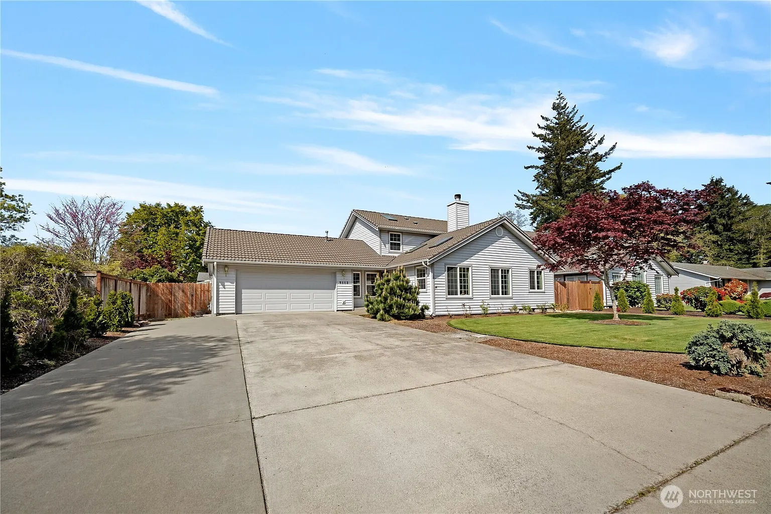 9113 Zircon Drive SW photo 1