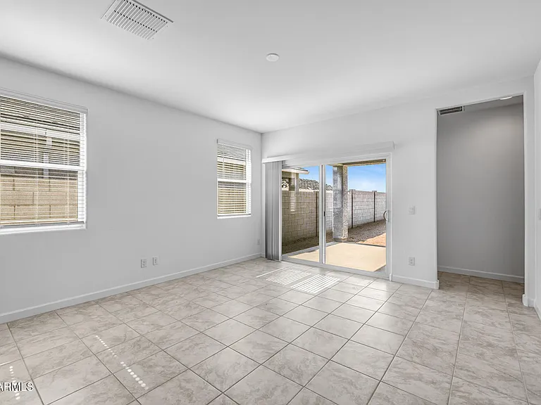 38125 W Excussare Way — Photo 4
