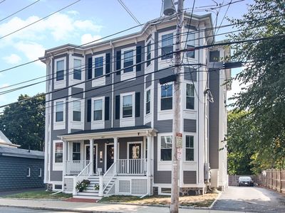 407 Pleasant St #1B, Melrose, MA, 02176