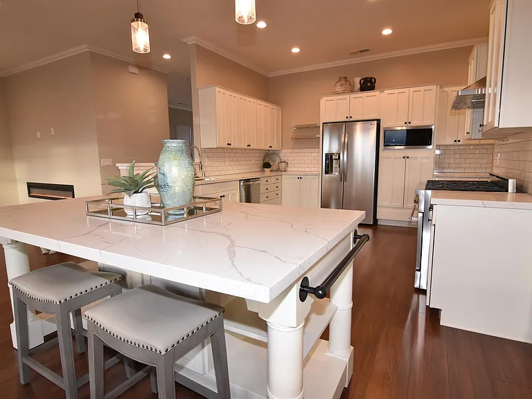 6141 Solstice Dr — Photo 6