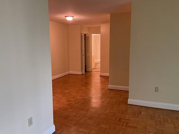 5th image of 267 Linwood Ave #4C