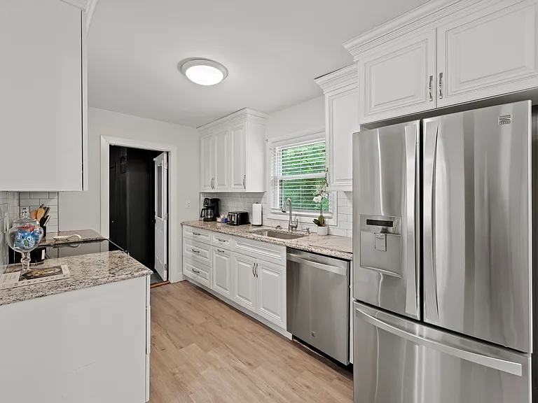 3031 Highland Dr SE — Photo 9