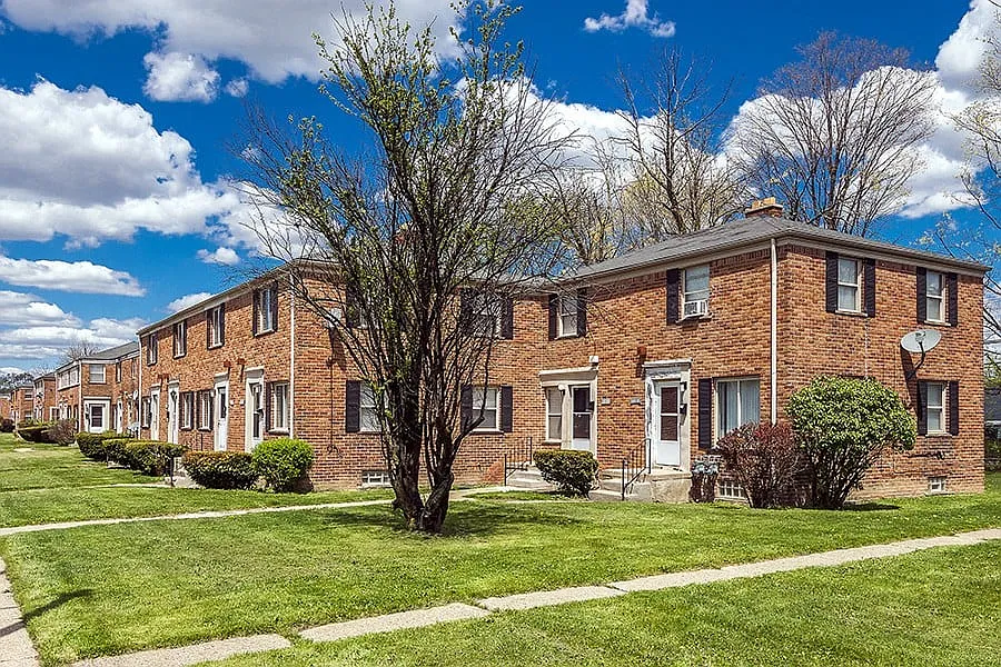Franklin Village Apartments — Photo 1