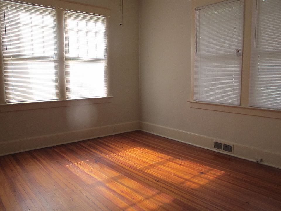 2nd image of 729 Heidt St