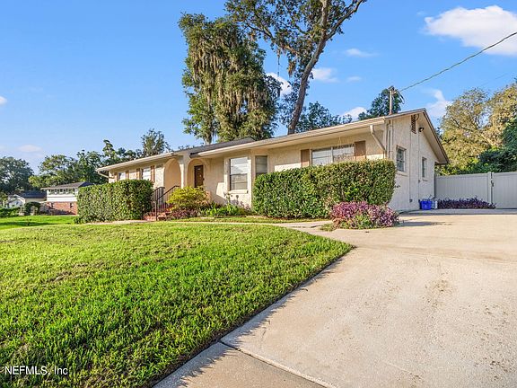 3rd image of 1604 MT VERNON Drive