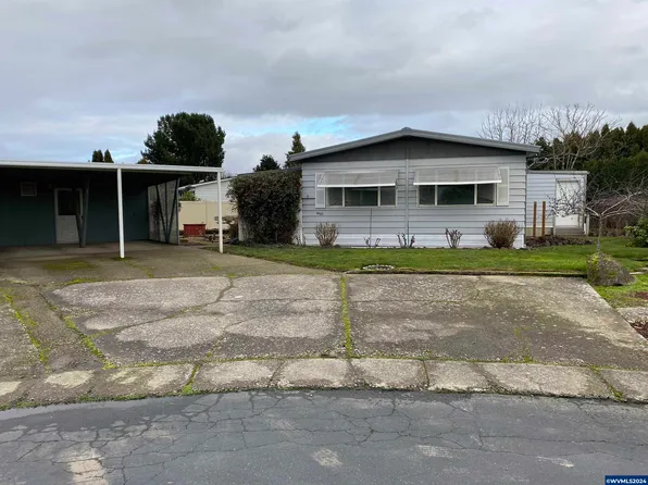 4460 Essex St SE, Salem, OR 97317