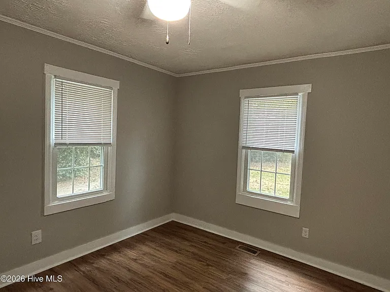 2455 Quewhiffle Rd — Photo 7