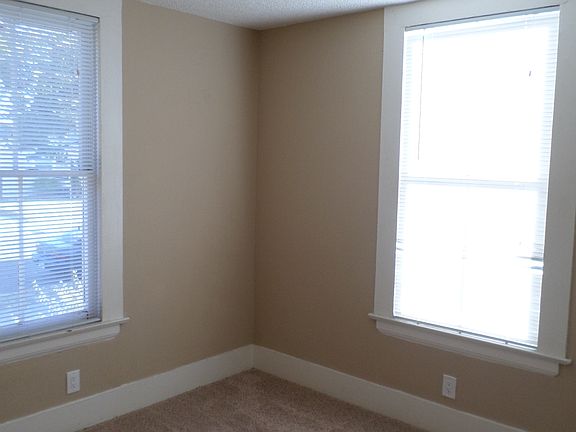 5th image of 127 E Cleveland St