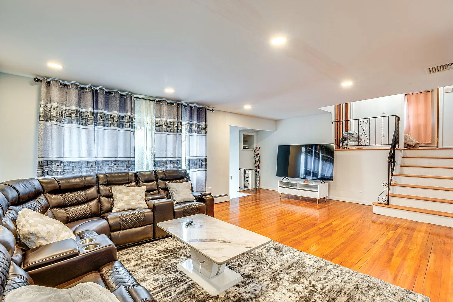 4 bed, 3.0 bath, 2497 sqft, $6,838 — Photo 1