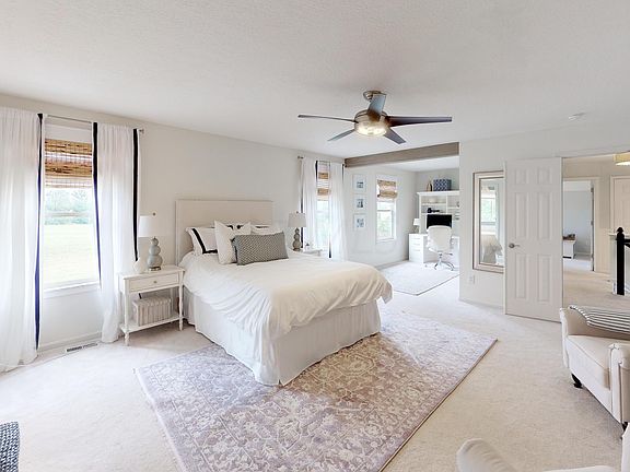 3rd image of 7469 Twin Acorn Ct