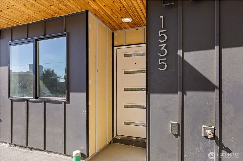 3rd image of 1535 19th Avenue