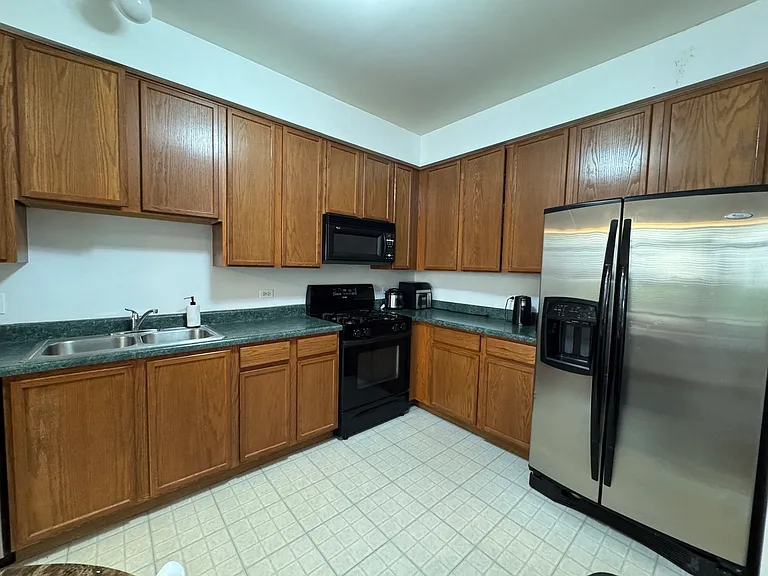 2956 Rutland Cir — Photo 3