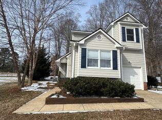 4 Stonehouse Ct, Greensboro, NC 27455