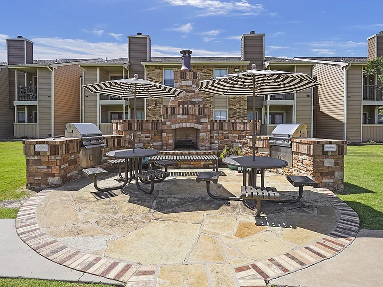 Cimarron Trails Apts. — Photo 16