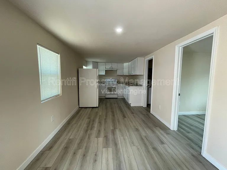 101 3rd St #2 — Photo 10