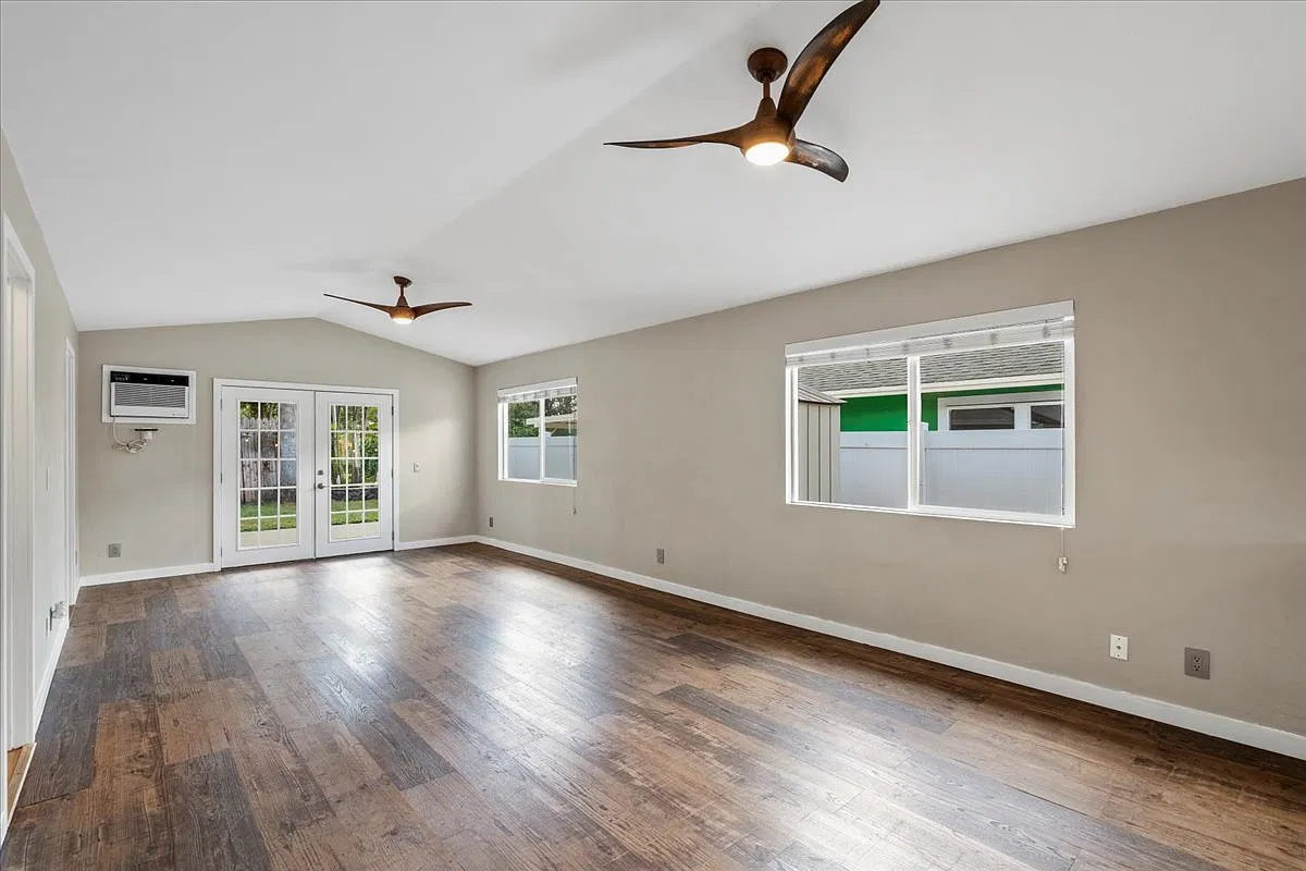 24 Laumaewa Loop - 1 — Photo 2