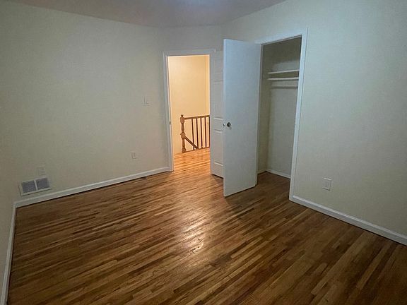 4th image of 246 Soundview Ave #2