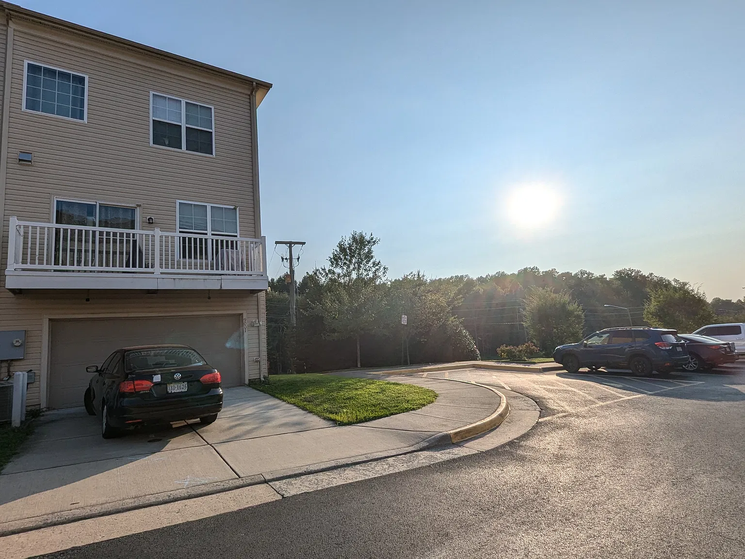 4 bed, 3.5 bath, 2000 sqft, $2,999 — Photo 2