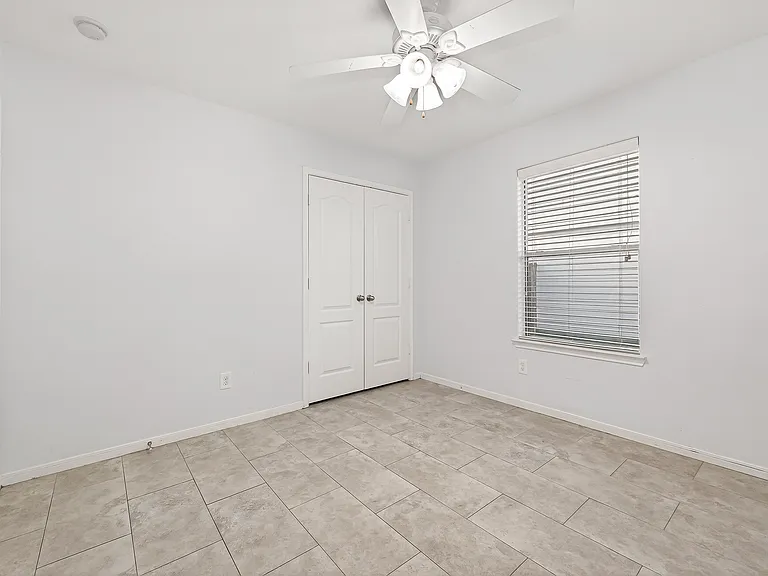 2731 Roaring Oaks Ln — Photo 27