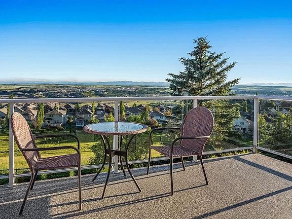 4th image of 19 N Gleneagles Vw