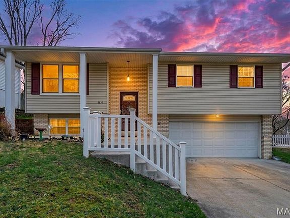 2nd image of 3869 Crystal Wood Dr