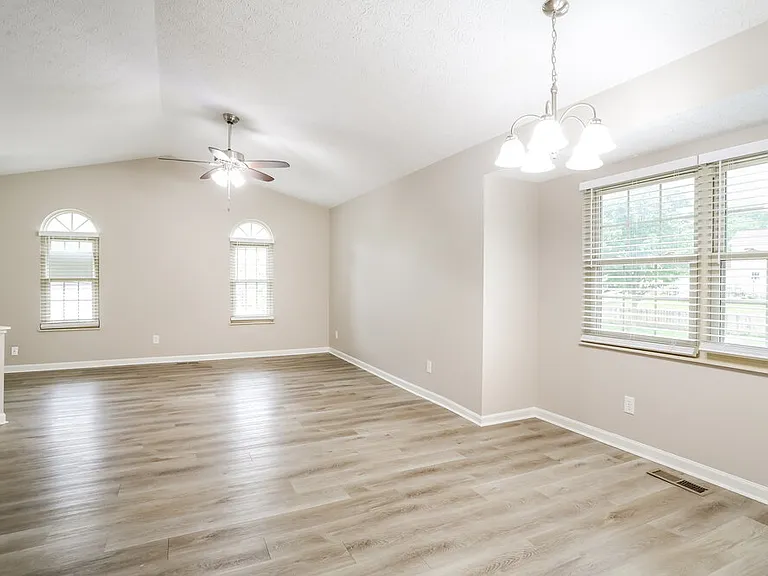 3726 Mountshannon Rd — Photo 9