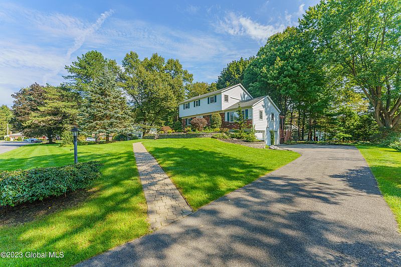 2nd image of 52 Hemlock Drive