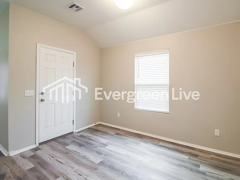 1824 Oxen Ln — Photo 8