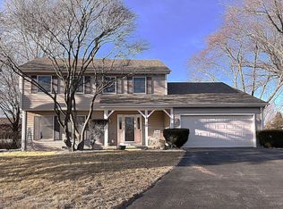 12 Briargate Cir, Sugar Grove, IL 60554