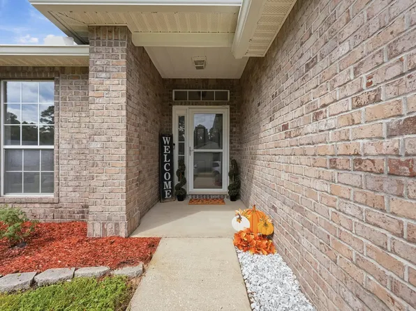 2037 Catline Cir, Navarre, FL 32566