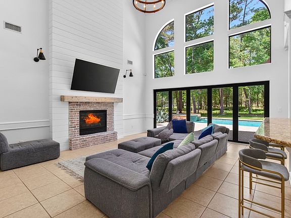 4th image of 10626 Crystal Cove Dr